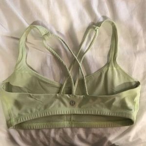 Lululemon free to be sports bra size 6